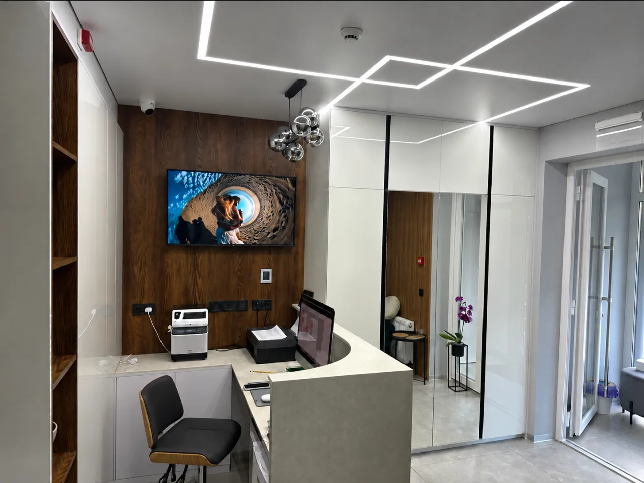 Ресепшен клініки Gutnik Dental